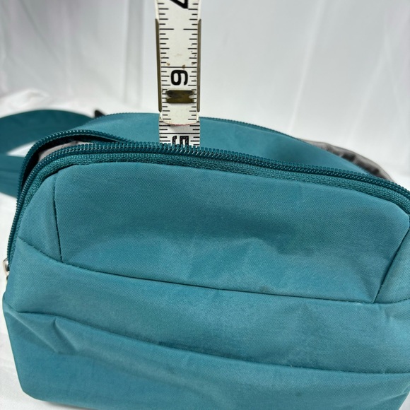 Magellans dark teal Fanny pack for outdoors or casual use - Picture 4 of 12